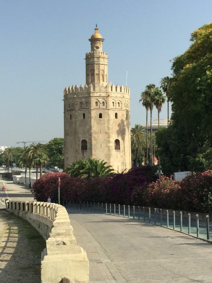 Betis A La Orilla Del Guadalquivir & Vistas A La Giralda Apartment Sevilla Bagian luar foto